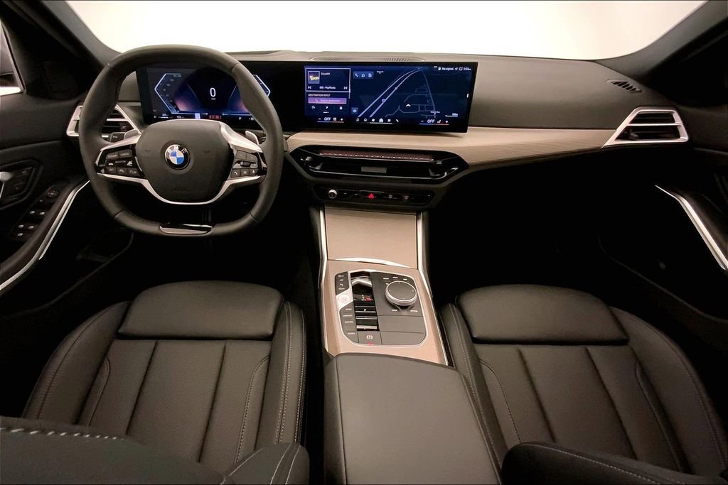 Used 2025 BMW 330i xDrive Sedan AWD/4WD image 16