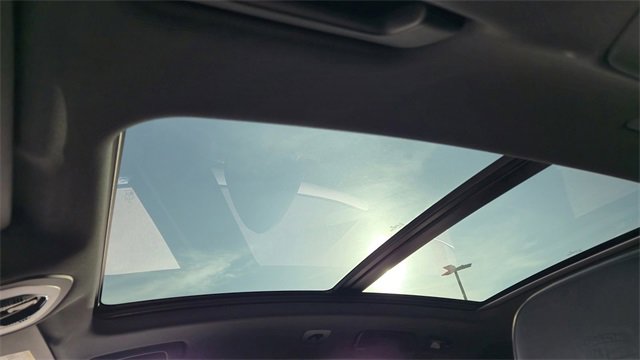 Certified 2025 Porsche Macan image 28