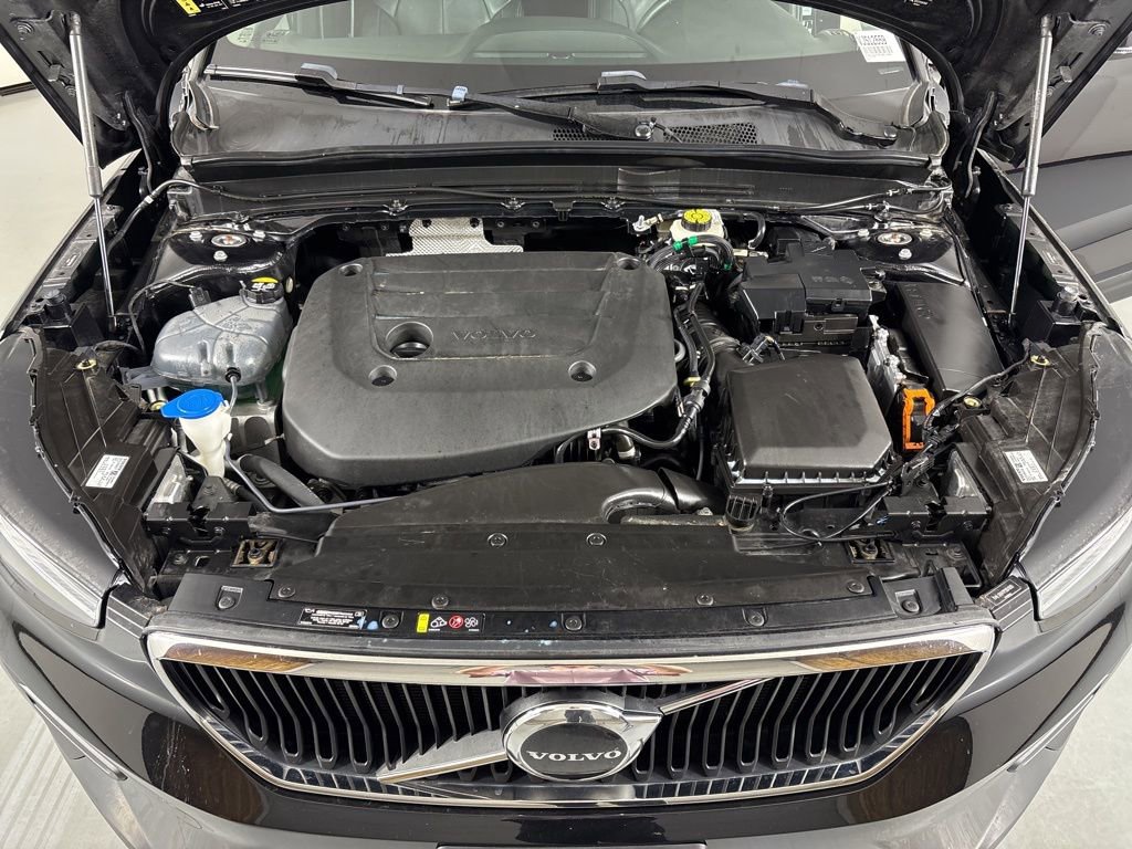 Used 2023 Volvo XC40 B5 Core w/ Protection Package Premier image 39