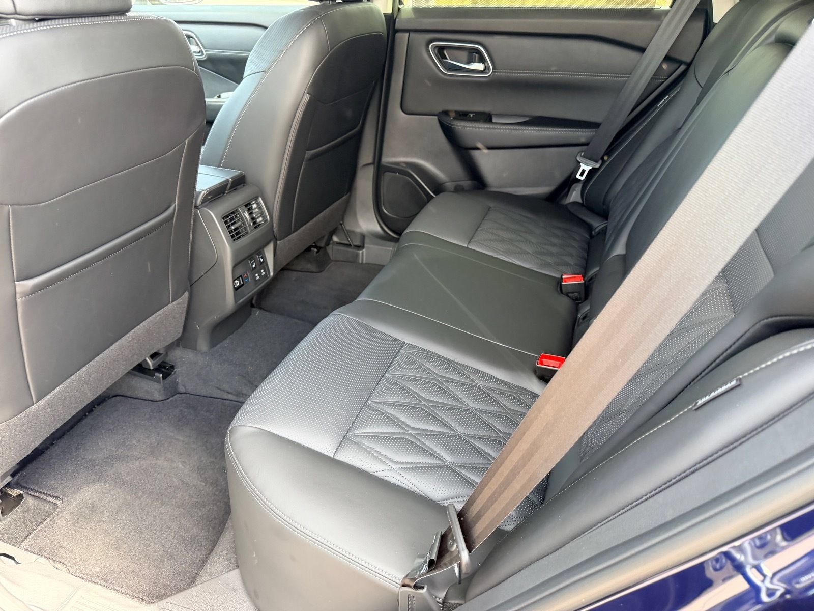 New 2026 Nissan Rogue Platinum w/ Platinum Premium Package AWD/4WD image 12