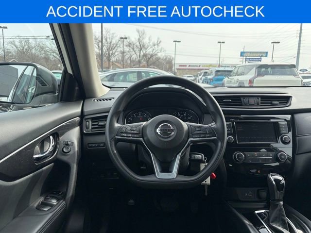 Used 2018 Nissan Rogue S image 3