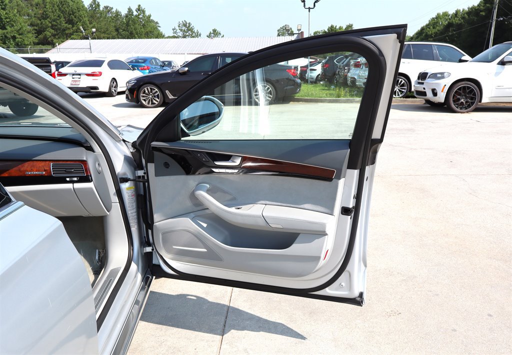 Used 2014 Audi A8 L TDI AWD/4WD image 40