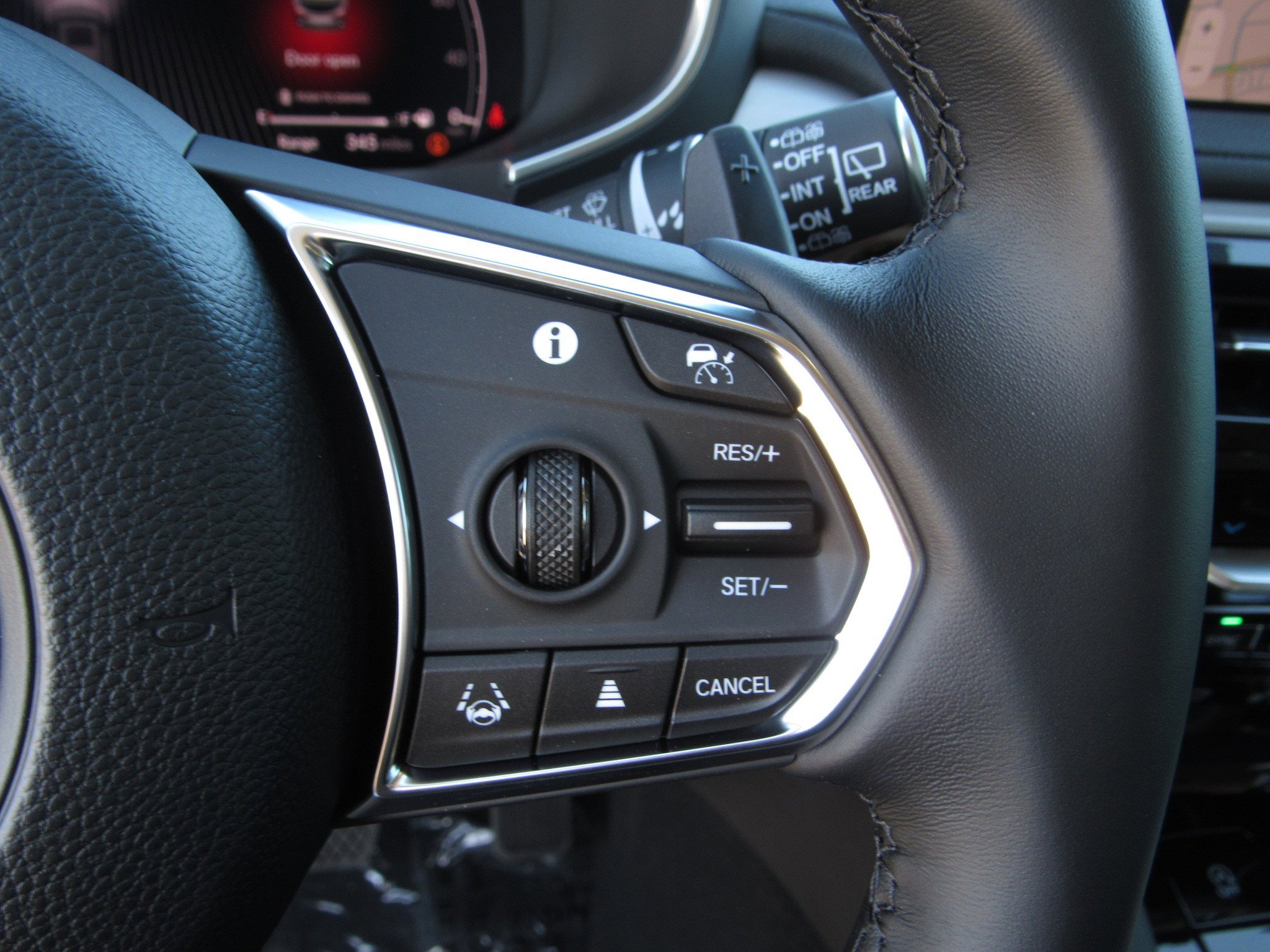 Certified 2025 Acura MDX SH-AWD image 29