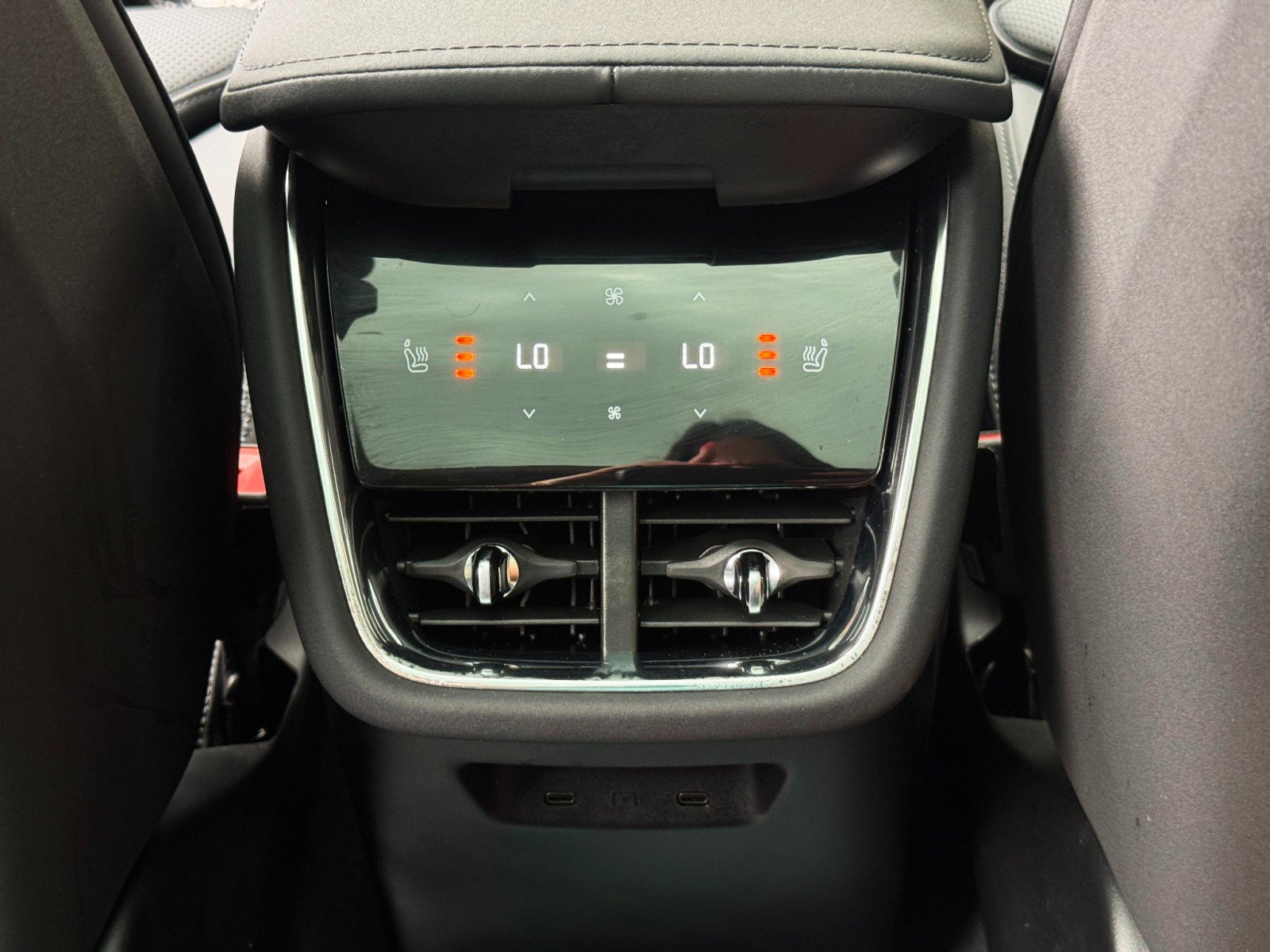 Used 2025 Volvo EX90 Ultra AWD/4WD image 31