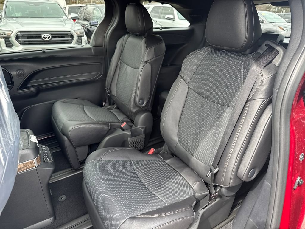 New 2026 Toyota Sienna Platinum image 37
