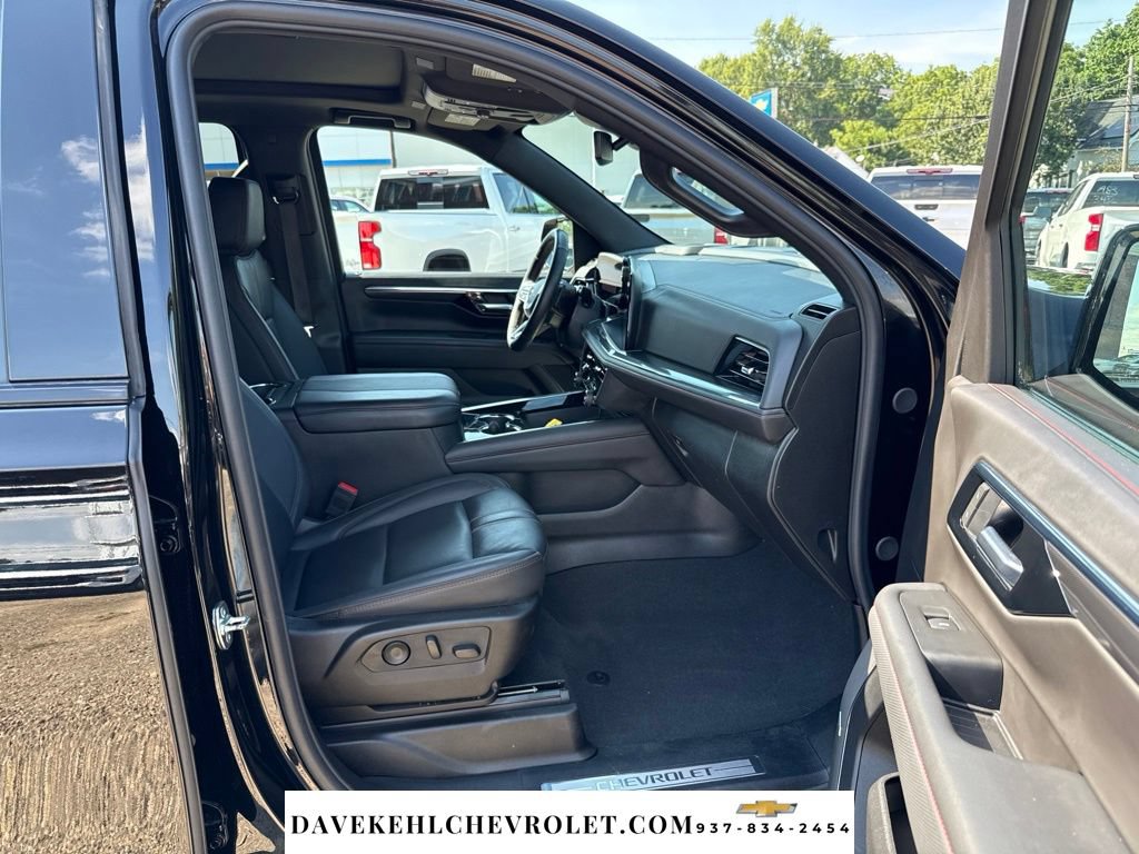 Used 2025 Chevrolet Suburban RST w/ Comfort Package AWD/4WD image 24