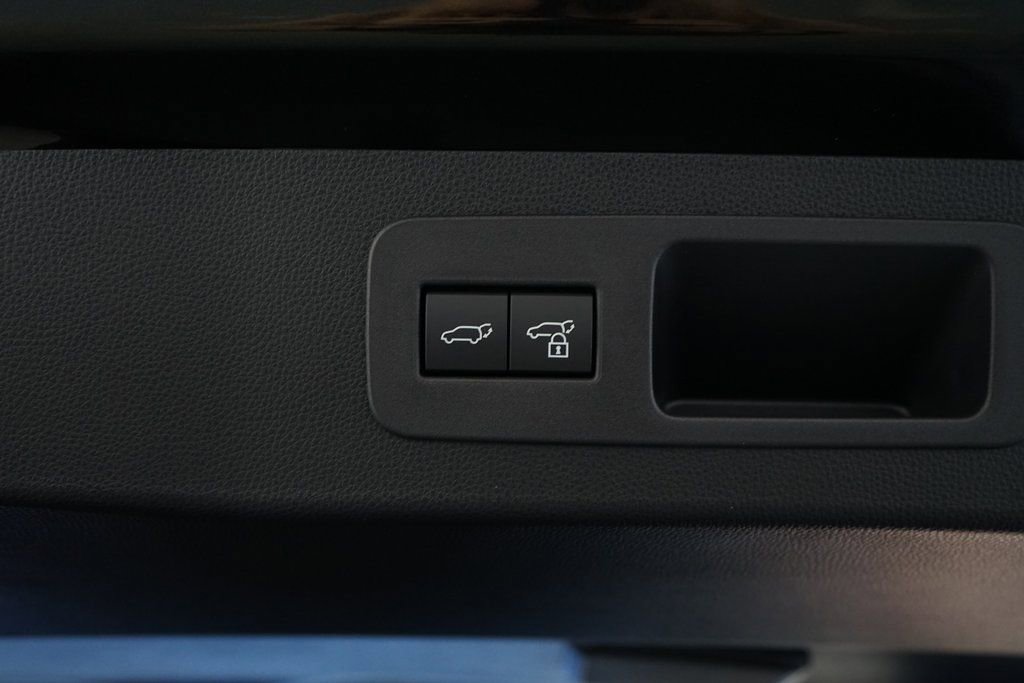 Used 2026 Lexus LX 600 4WD w/ Appearance Package image 38