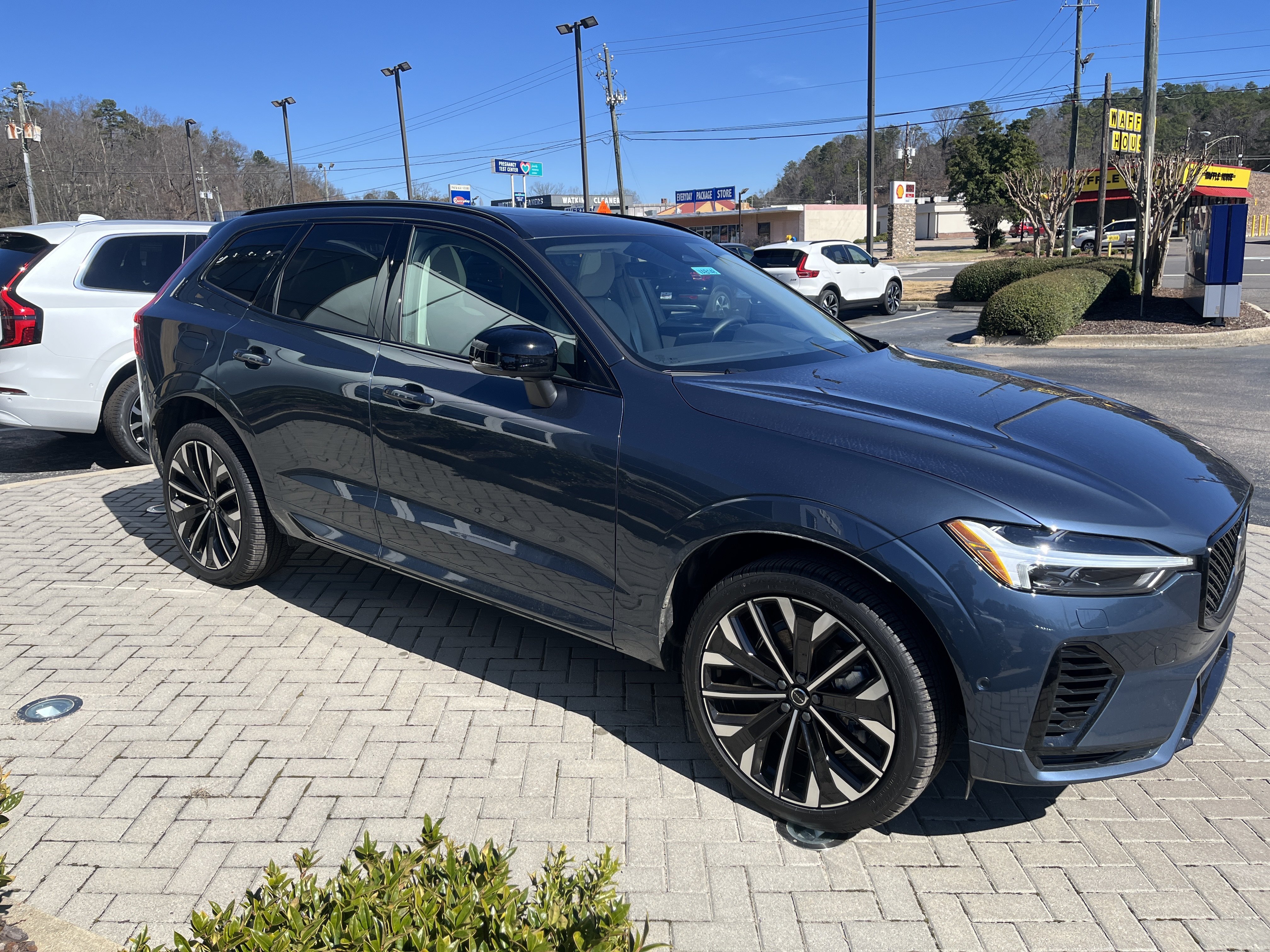 New 2026 Volvo XC60 T8 Ultra w/ Protection Package Premier AWD/4WD image 6