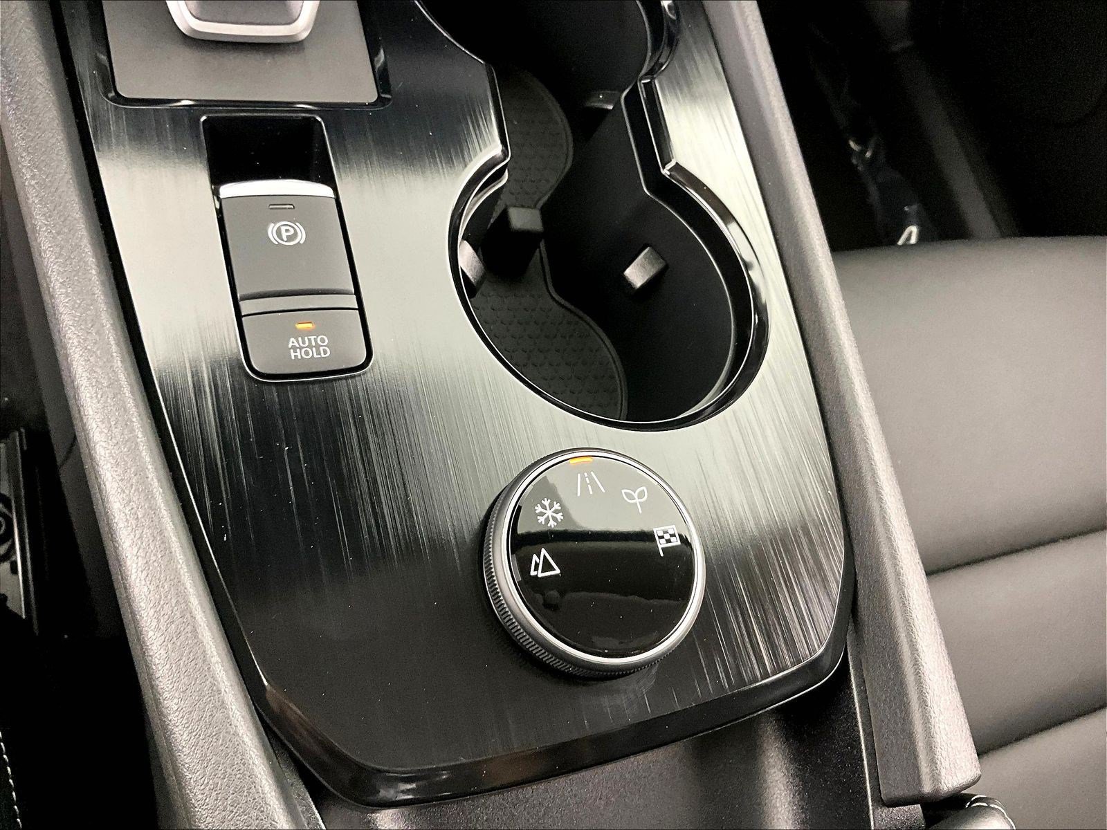 Certified 2025 Nissan Rogue SL AWD/4WD image 37