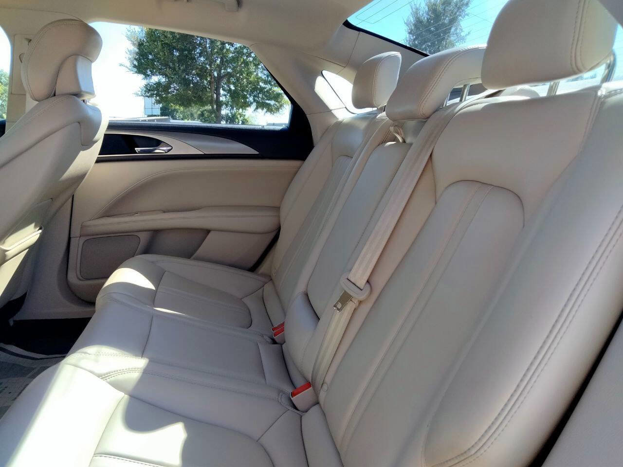 Used 2018 Lincoln MKZ Premiere image 12