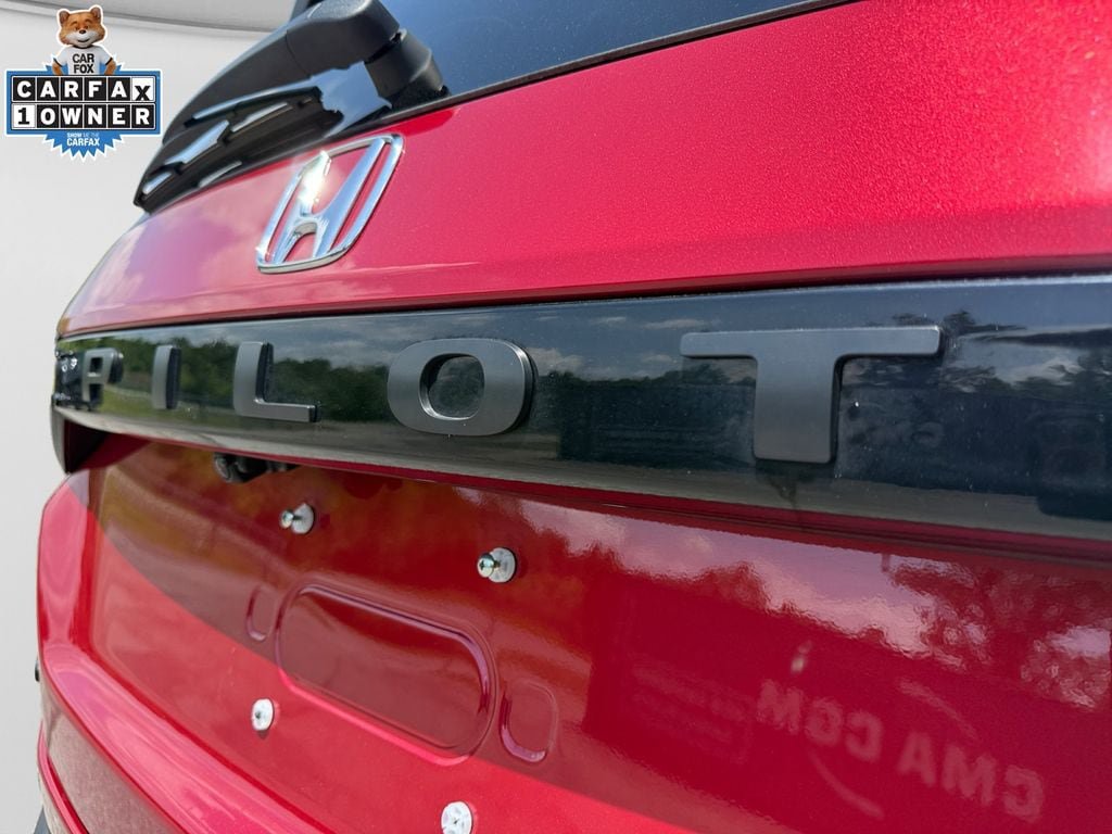 Used 2025 Honda Pilot Sport image 17