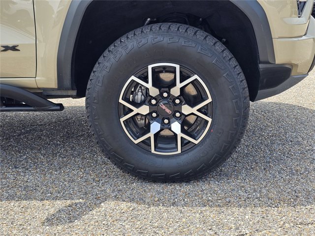 Used 2023 GMC Canyon AT4X AWD/4WD image 14
