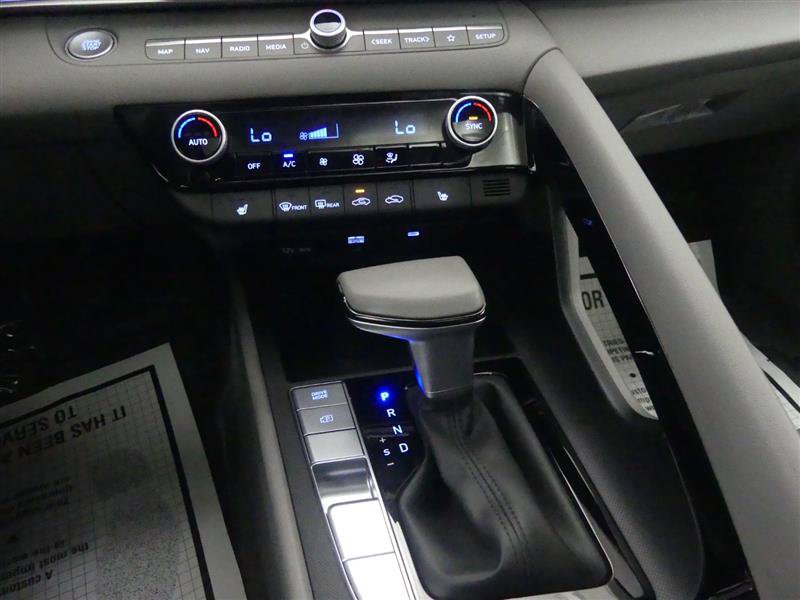 Used 2025 Hyundai Elantra SEL FWD image 18