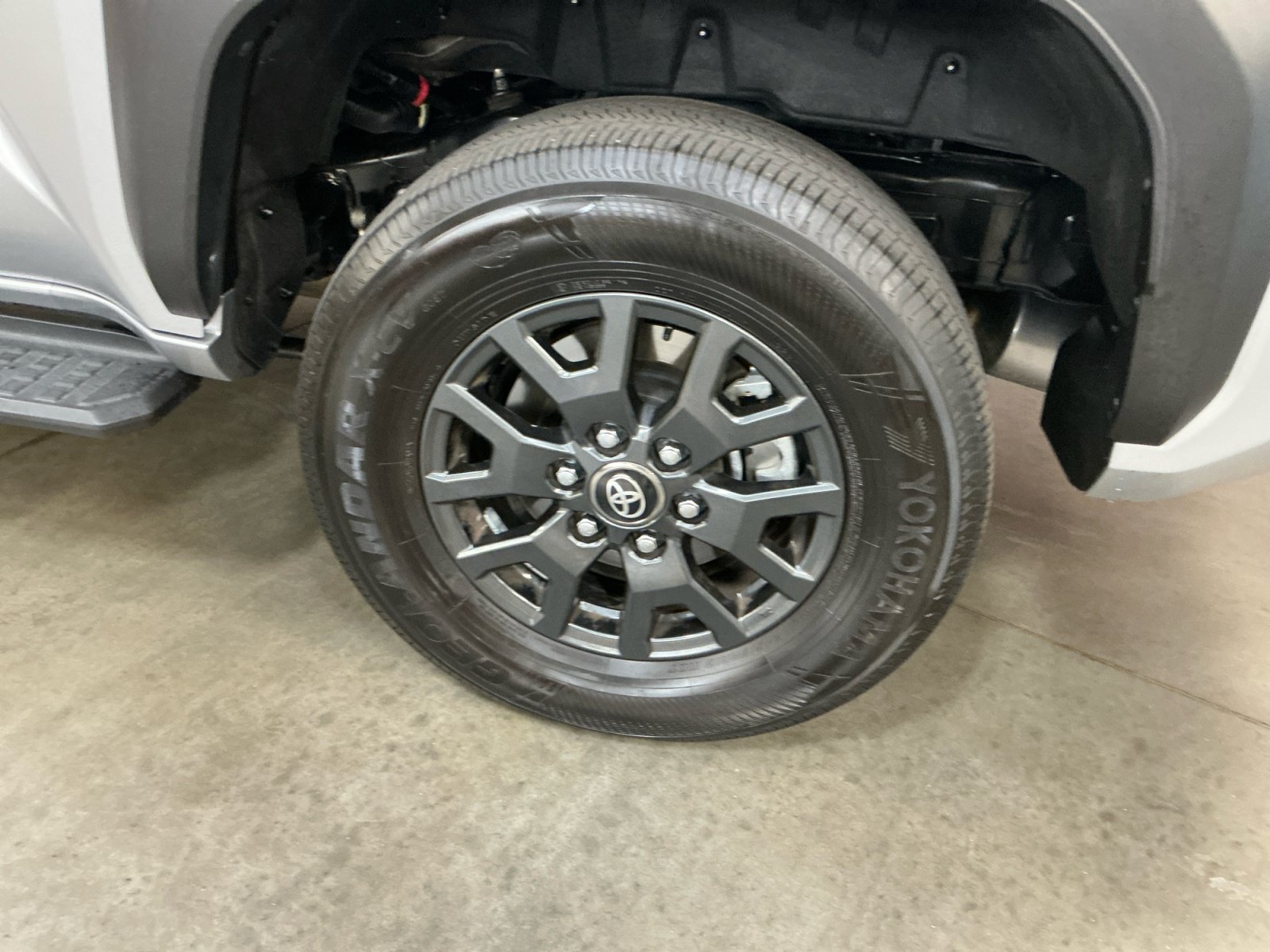 Certified 2025 Toyota 4Runner SR5 AWD/4WD image 26