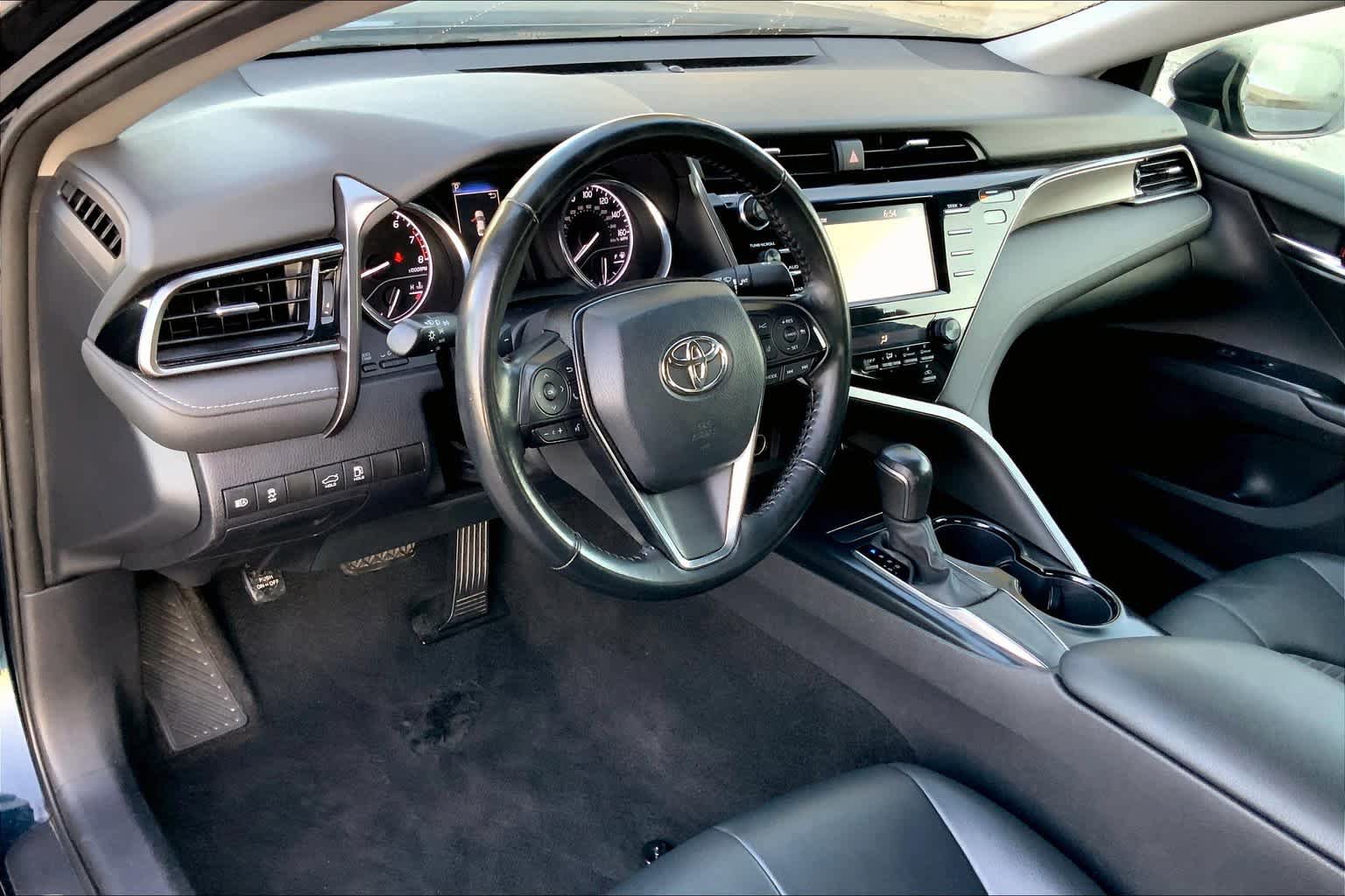 Used 2020 Toyota Camry SE image 18