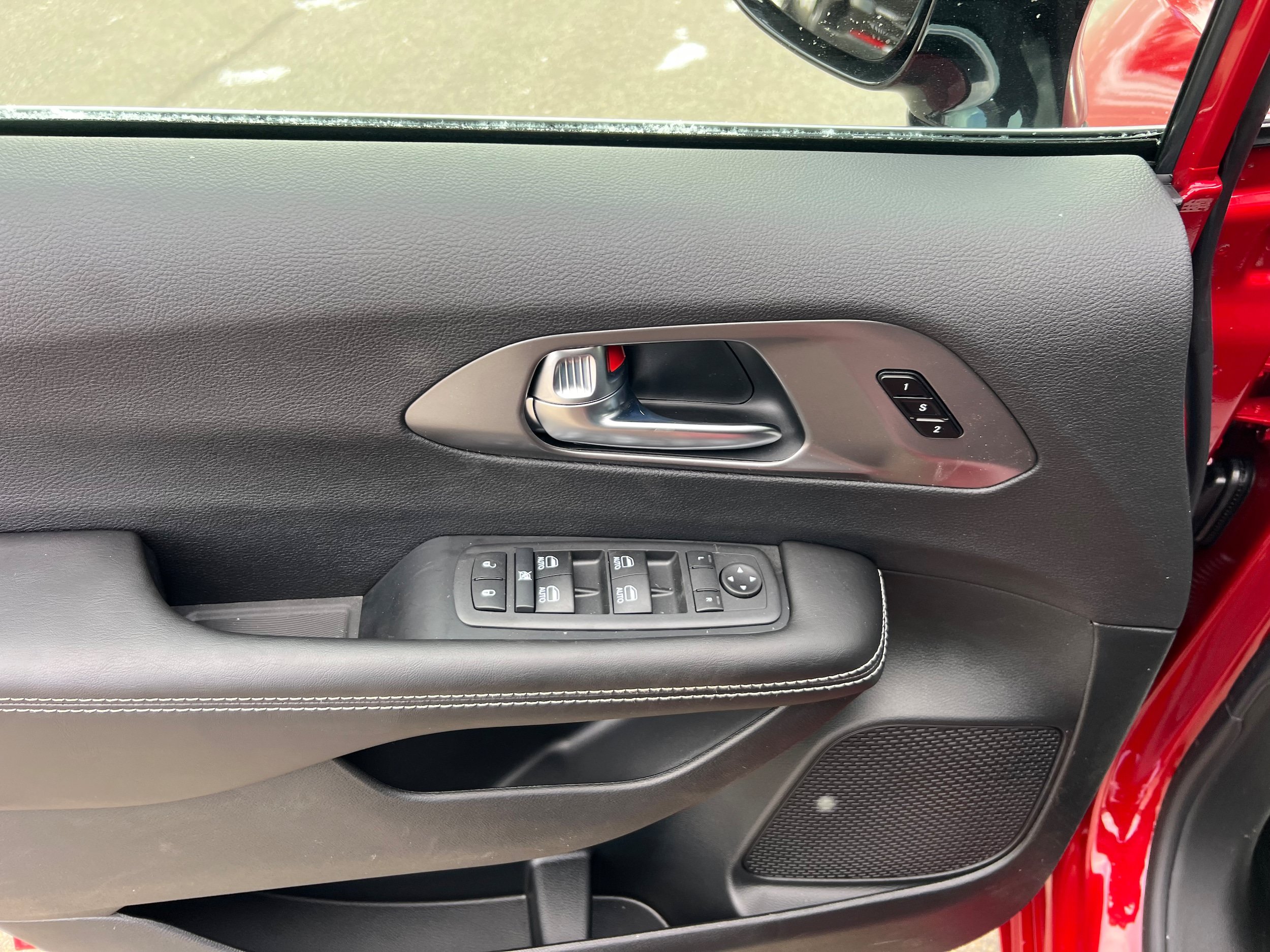 New 2026 Chrysler Pacifica Select AWD/4WD image 11
