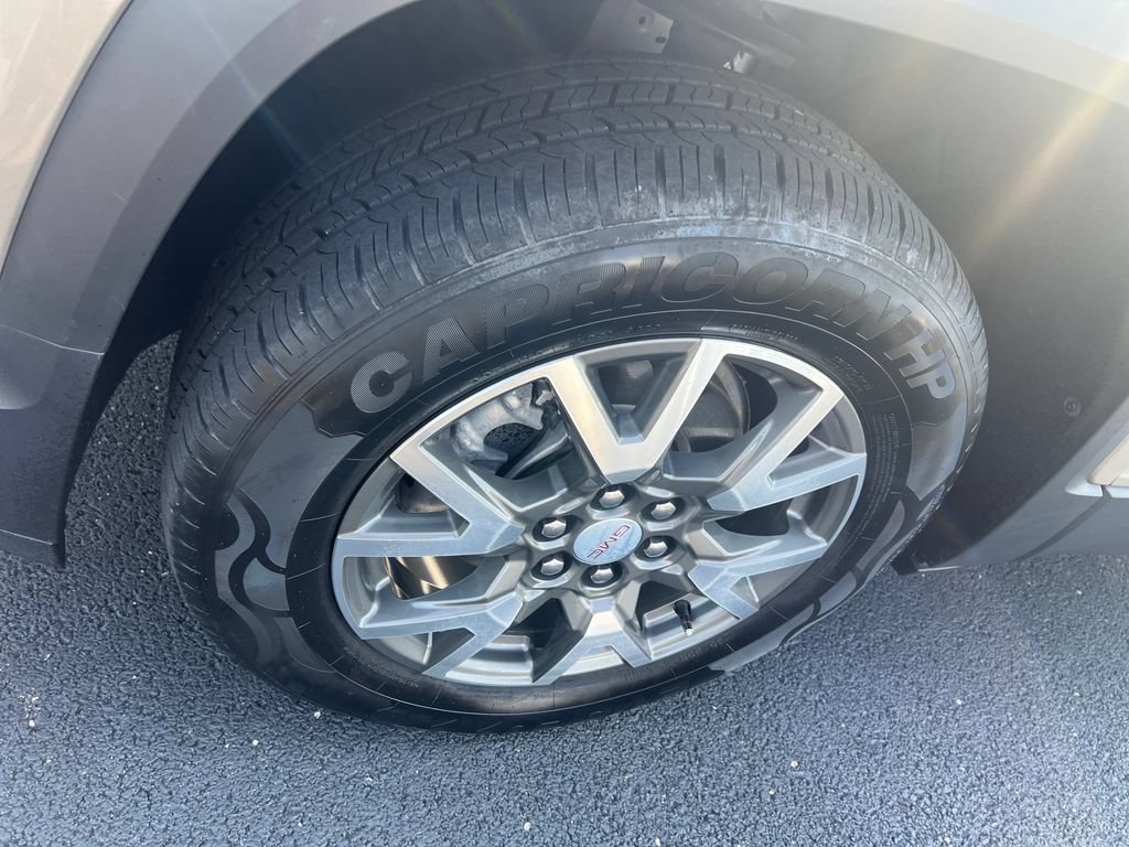 Used 2022 GMC Acadia SLE AWD/4WD image 9