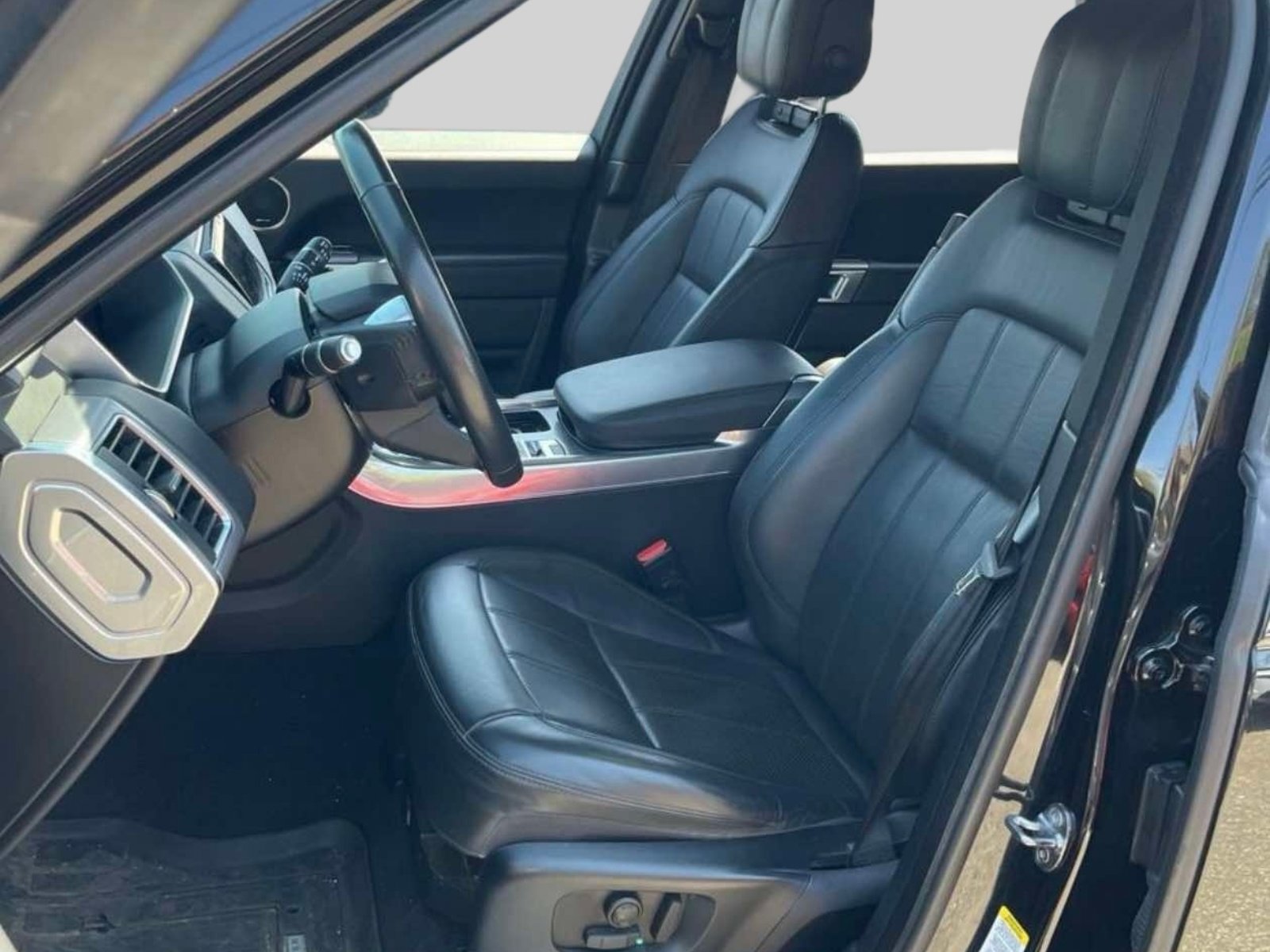 Used 2020 Land Rover Range Rover Sport HSE AWD/4WD image 3