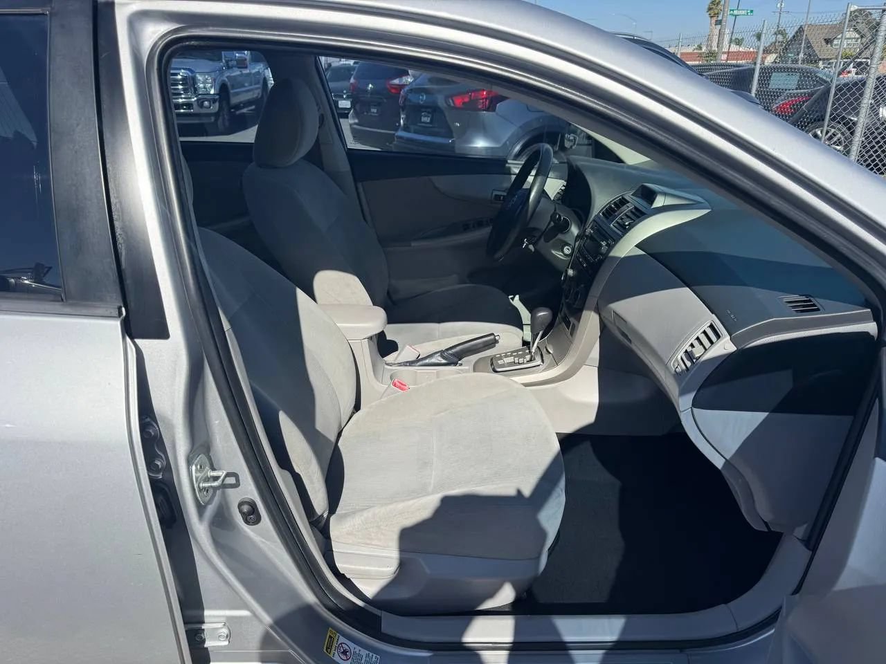 Used 2012 Toyota Corolla LE FWD image 19