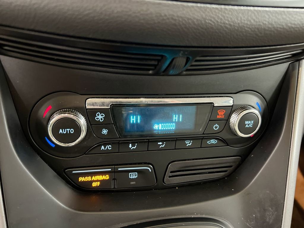 Used 2015 Ford Escape SE w/ Equipment Group 201A image 16