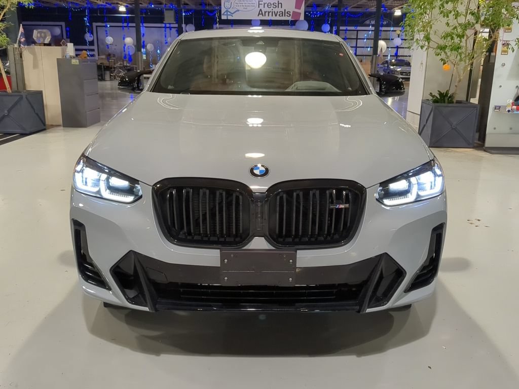 Certified 2025 BMW X4 M40i w/ Premium Package AWD/4WD image 3