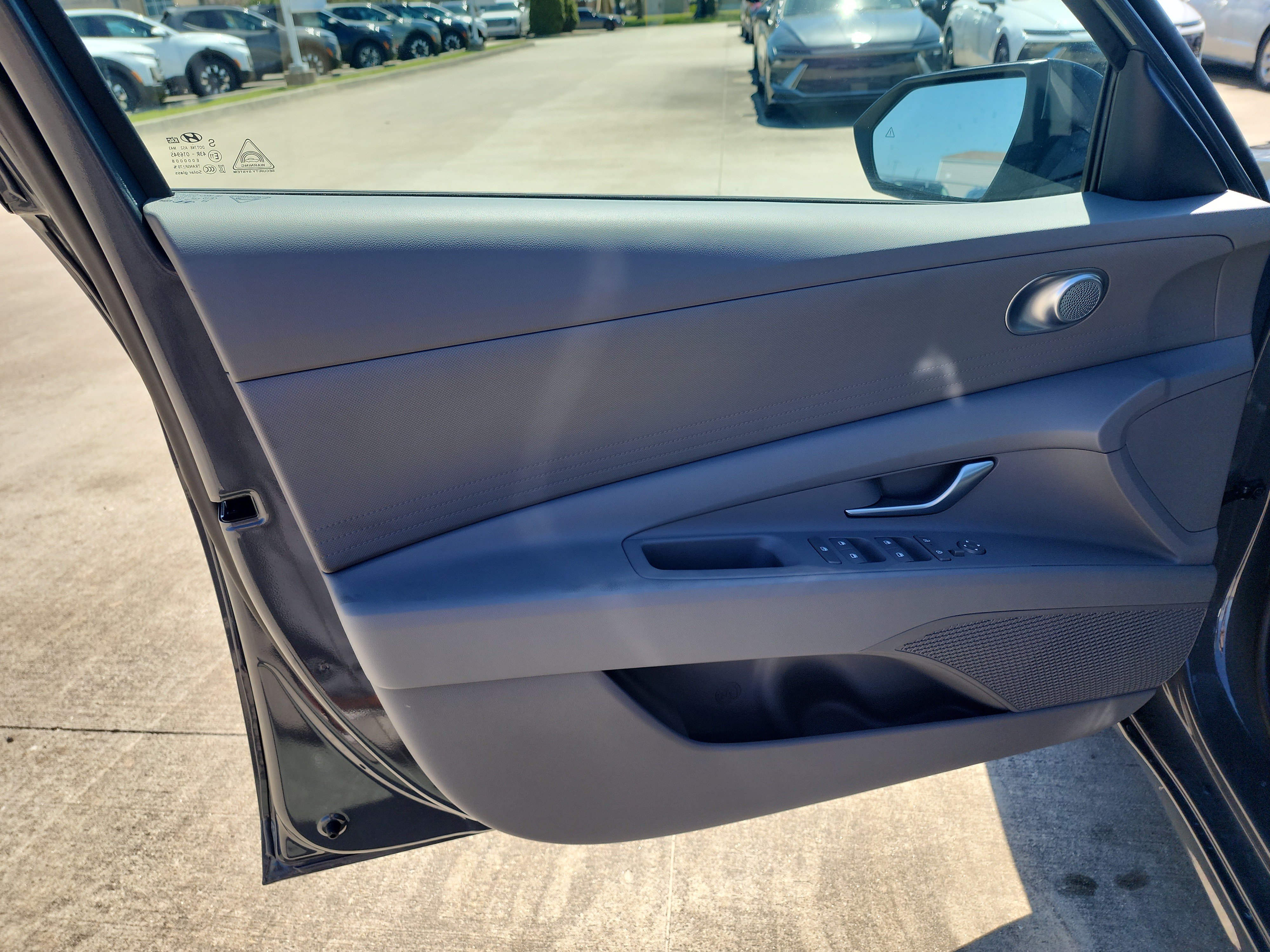 New 2026 Hyundai Elantra SE FWD image 8