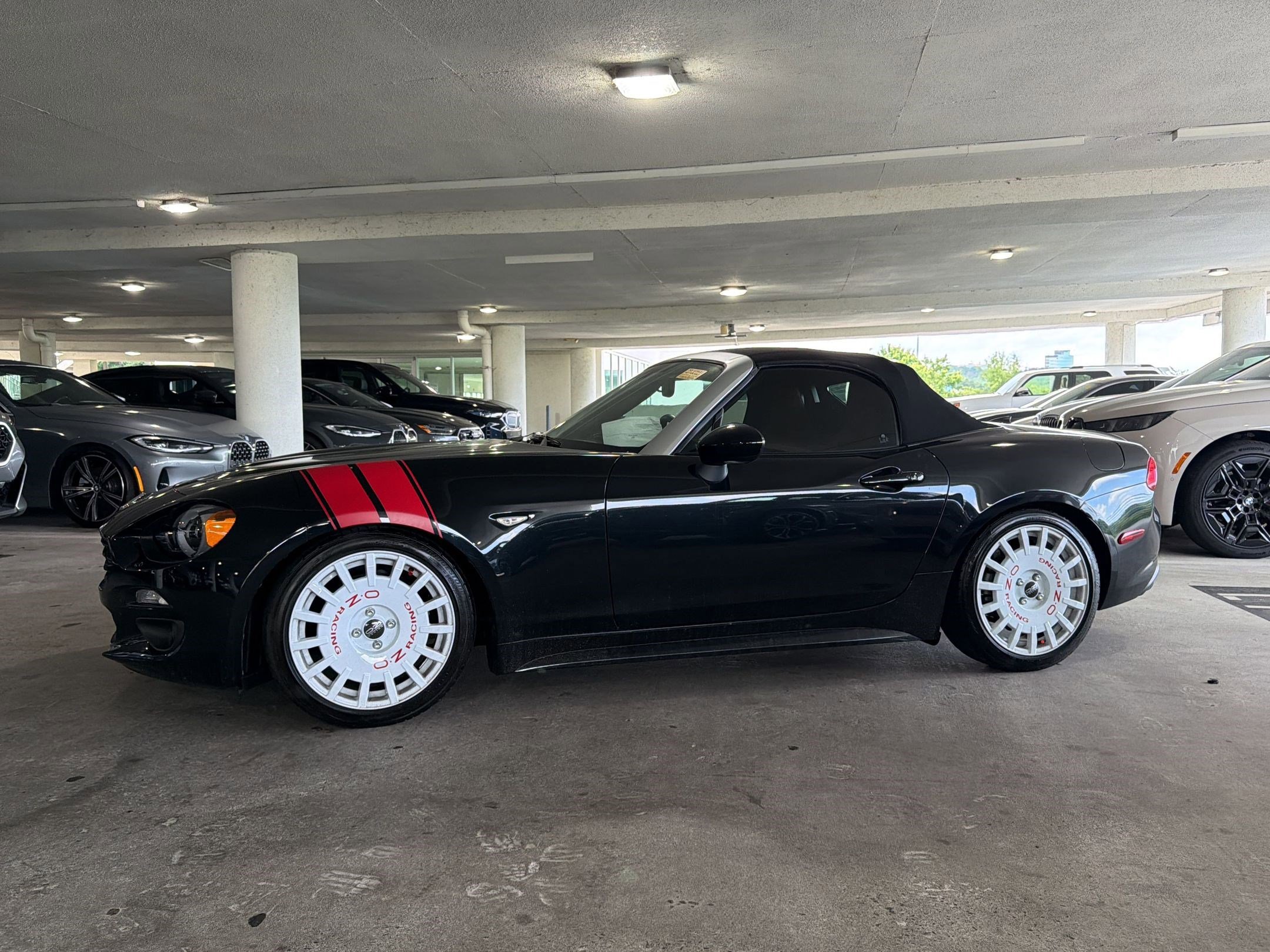Used 2019 FIAT 124 Spider Lusso w/ Convenience Group RWD image 2