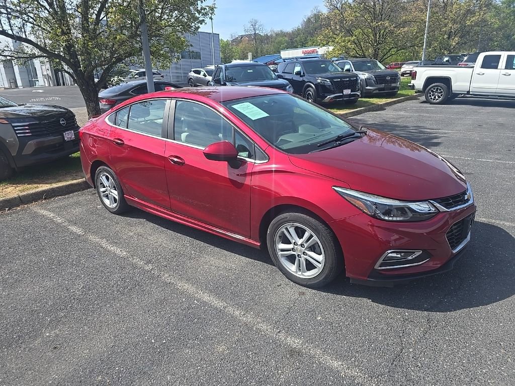 Used 2017 Chevrolet Cruze LT w/ Convenience Package image 2