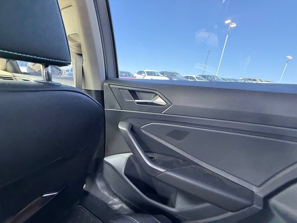 Used 2024 Volkswagen Jetta SE w/ Panoramic Sunroof Package FWD image 20