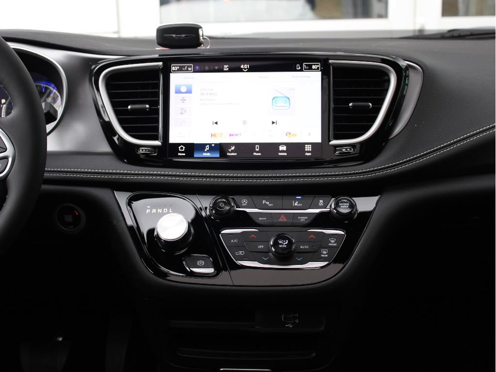 New 2026 Chrysler Pacifica Select AWD/4WD image 20