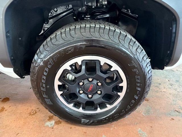 Used 2024 Toyota Tacoma TRD Off-Road AWD/4WD image 8