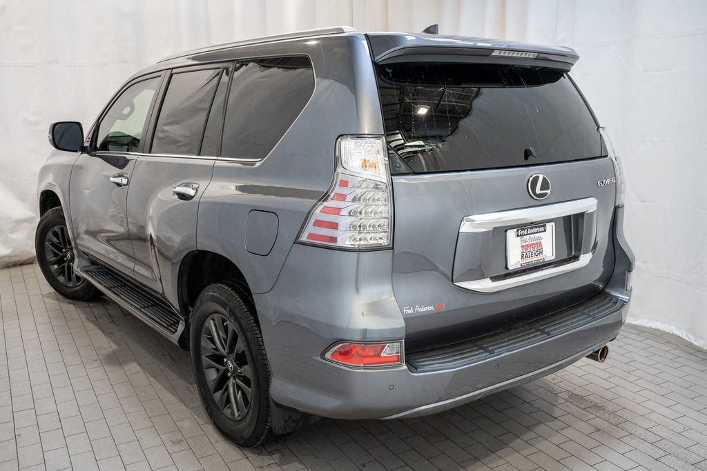Used 2020 Lexus GX 460 Premium image 3
