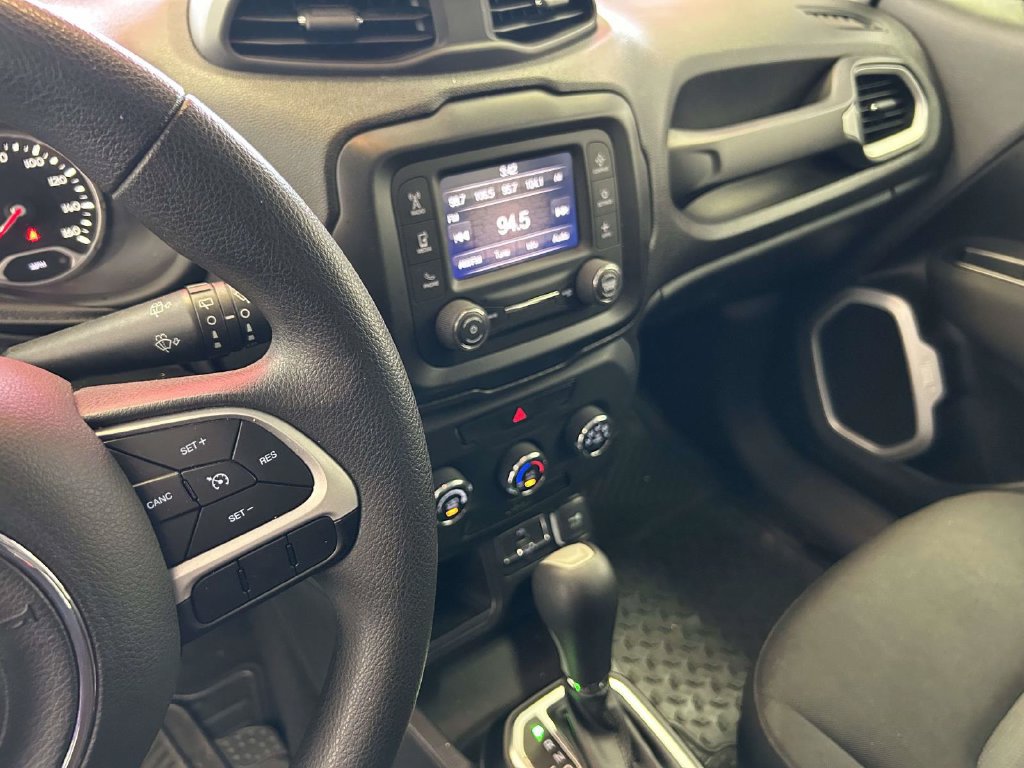 Used 2020 Jeep Renegade Sport w/ Sport Appearance Group FWD image 20