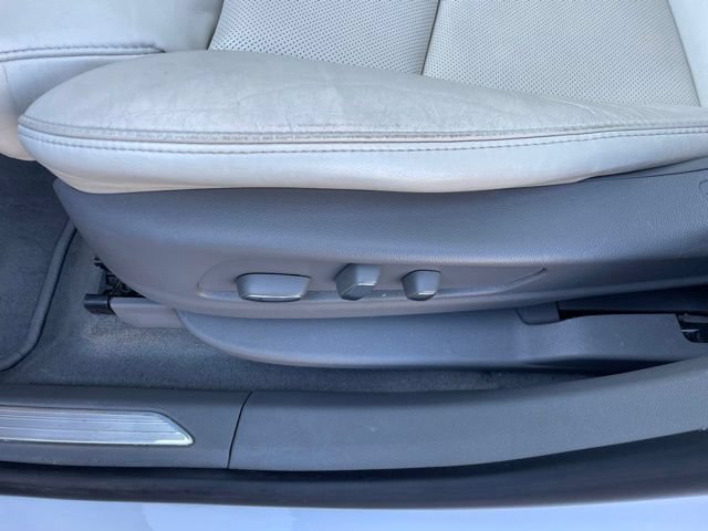 Used 2017 Cadillac XT5 Luxury w/ Driver Awareness Package AWD/4WD image 22