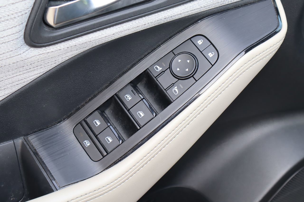 Used 2023 Nissan Rogue SV FWD image 20