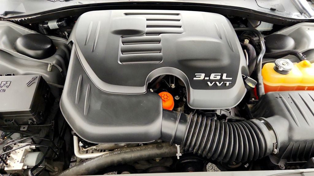 Used 2019 Chrysler 300 S RWD image 28