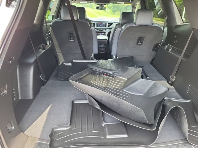 Used 2023 Buick Enclave Essence AWD/4WD image 14