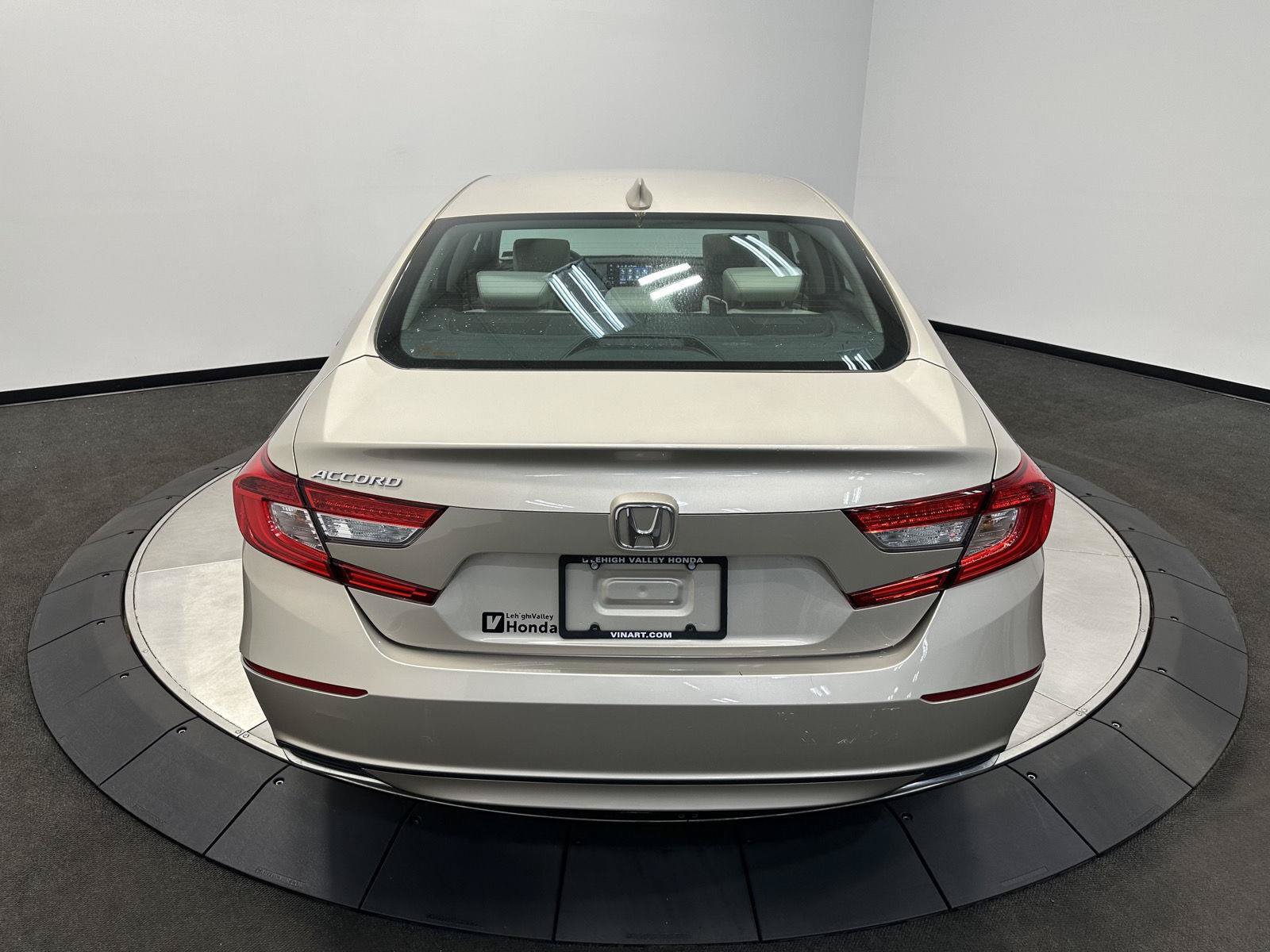 Used 2018 Honda Accord EX image 6