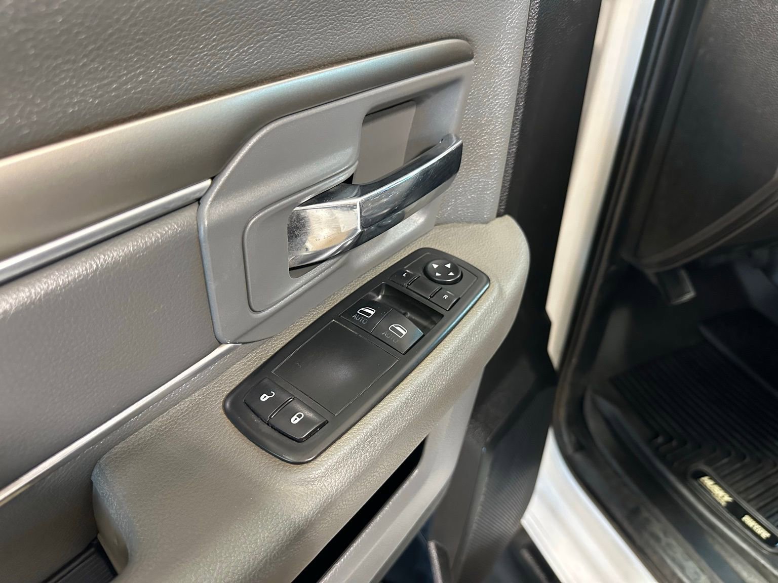 Used 2018 RAM 5500 Tradesman w/ Power Accessory Group image 11