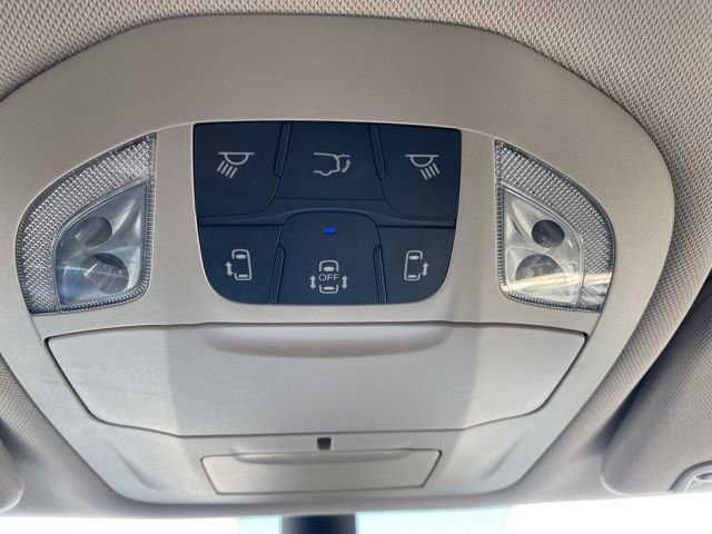 Used 2023 Chrysler Pacifica Touring-L image 25