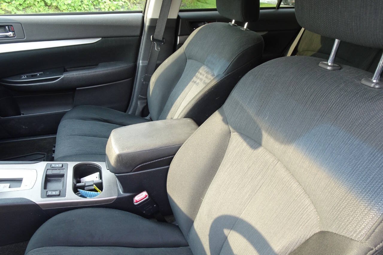 Used 2014 Subaru Outback 2.5i Premium w/ Accessory Value Package (OYX) AWD/4WD image 14
