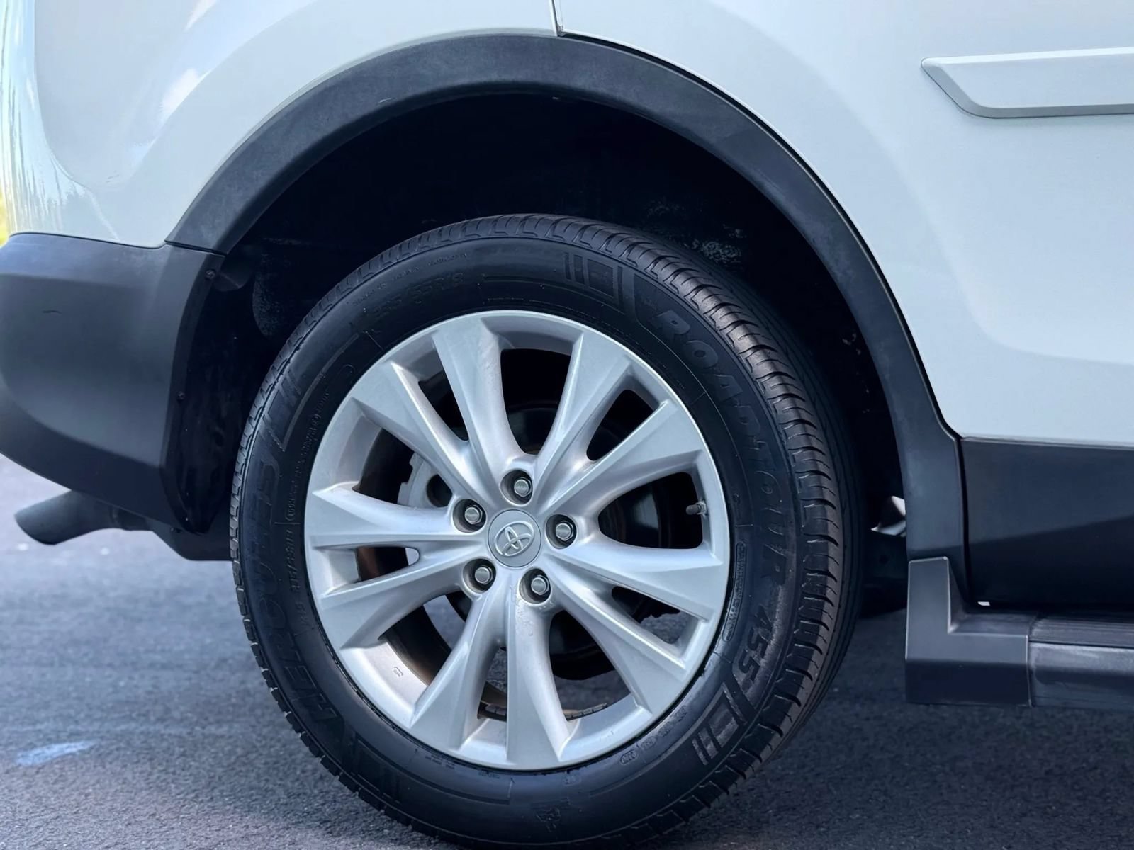 Used 2013 Toyota RAV4 Limited FWD image 18