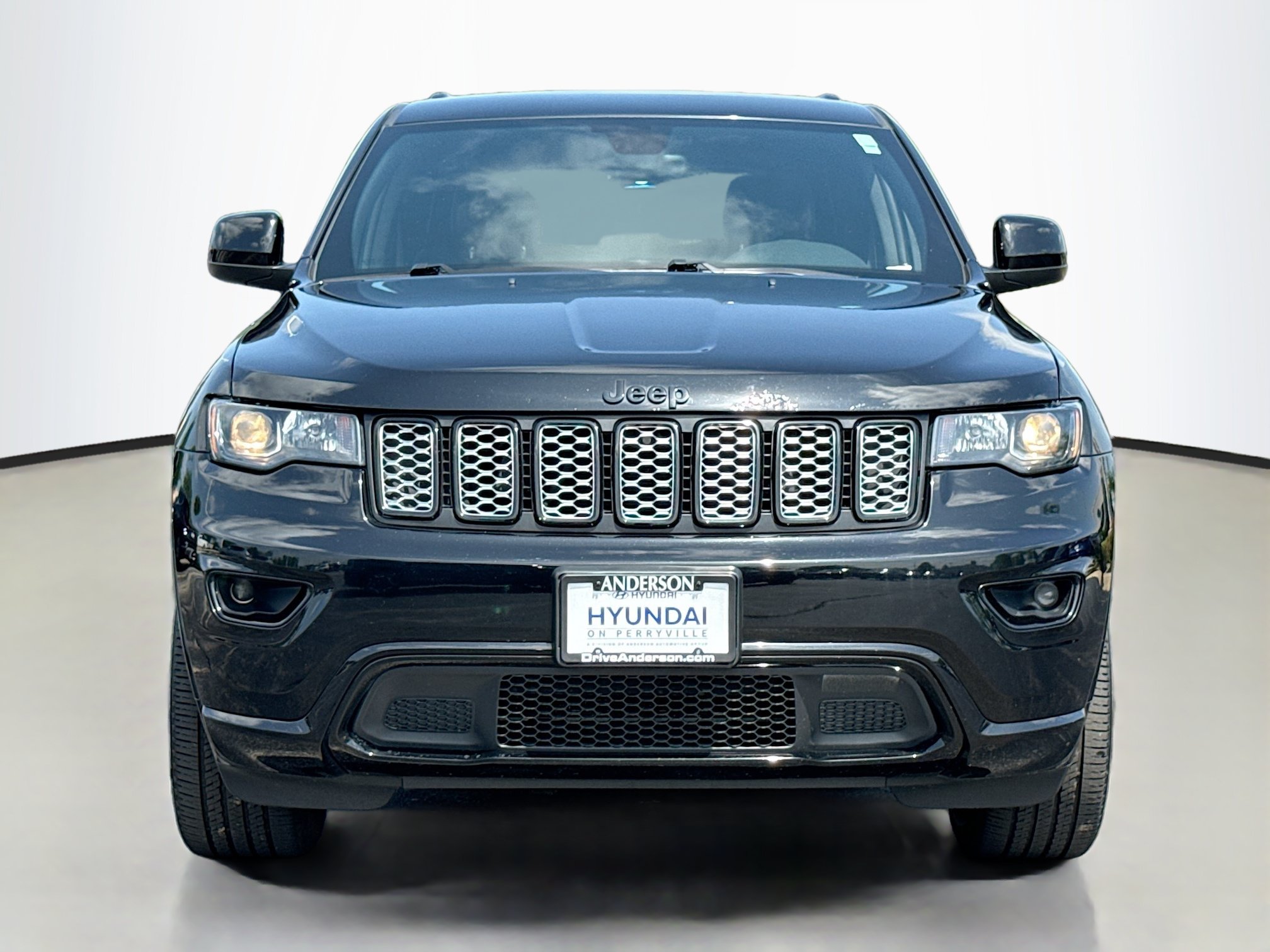 Used 2018 Jeep Grand Cherokee Altitude AWD/4WD image 18