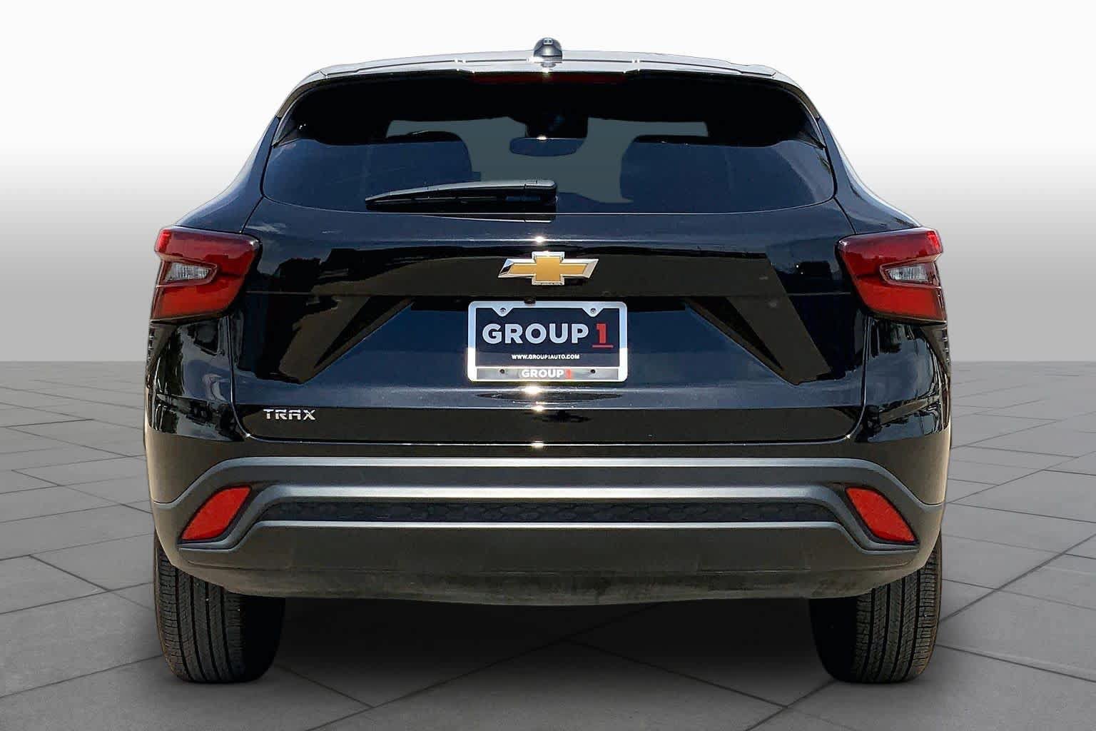 Used 2025 Chevrolet Trax LS FWD image 5