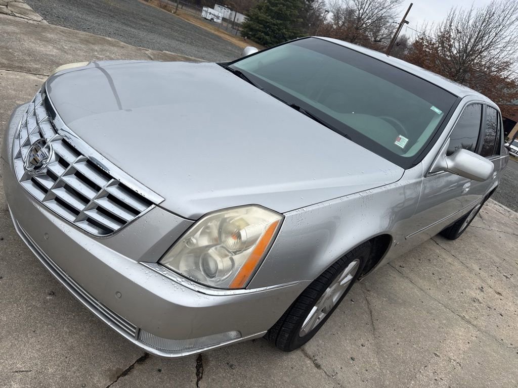 Used 2007 Cadillac DTS Luxury I w/ Trunk Convenience Package image 1