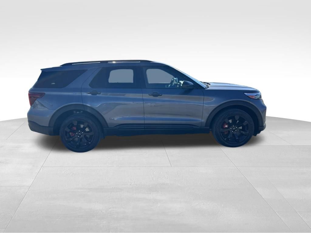 Used 2022 Ford Explorer ST w/ ST Street Pack image 8