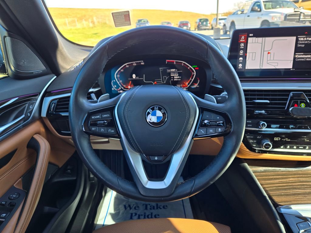 Used 2023 BMW 530i xDrive w/ Premium Package image 17