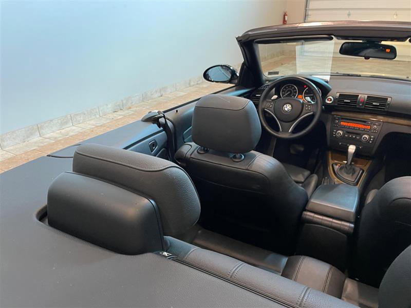 Used 2009 BMW 128i Convertible image 10