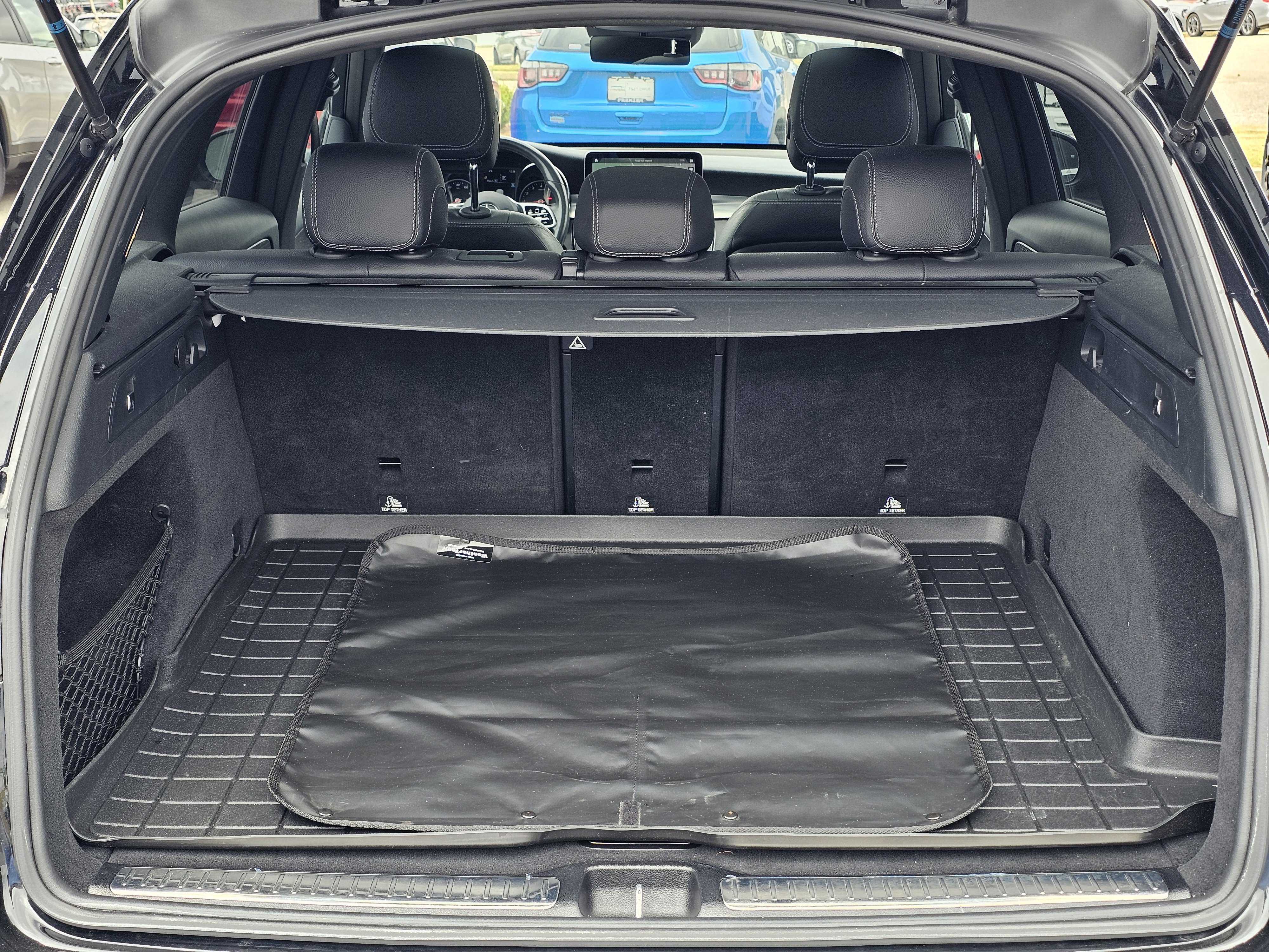 Used 2021 Mercedes-Benz GLC 300 4MATIC image 11