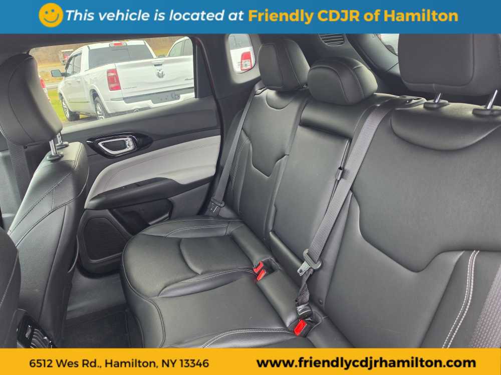 Used 2025 Jeep Compass Limited image 11